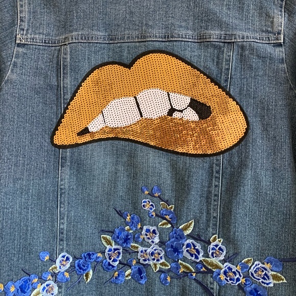 Denim/jean jacket customized size medium - Picture 2 of 6